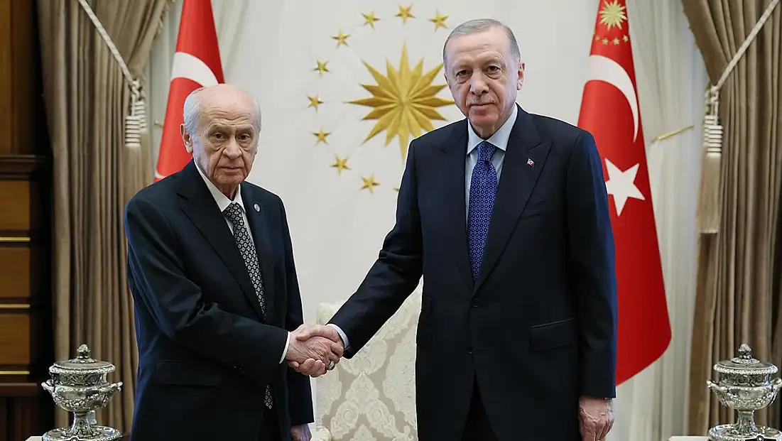 Cumhurbaşkanı Erdoğan ile Bahçeli Külliye’deki görüşmesi başladı