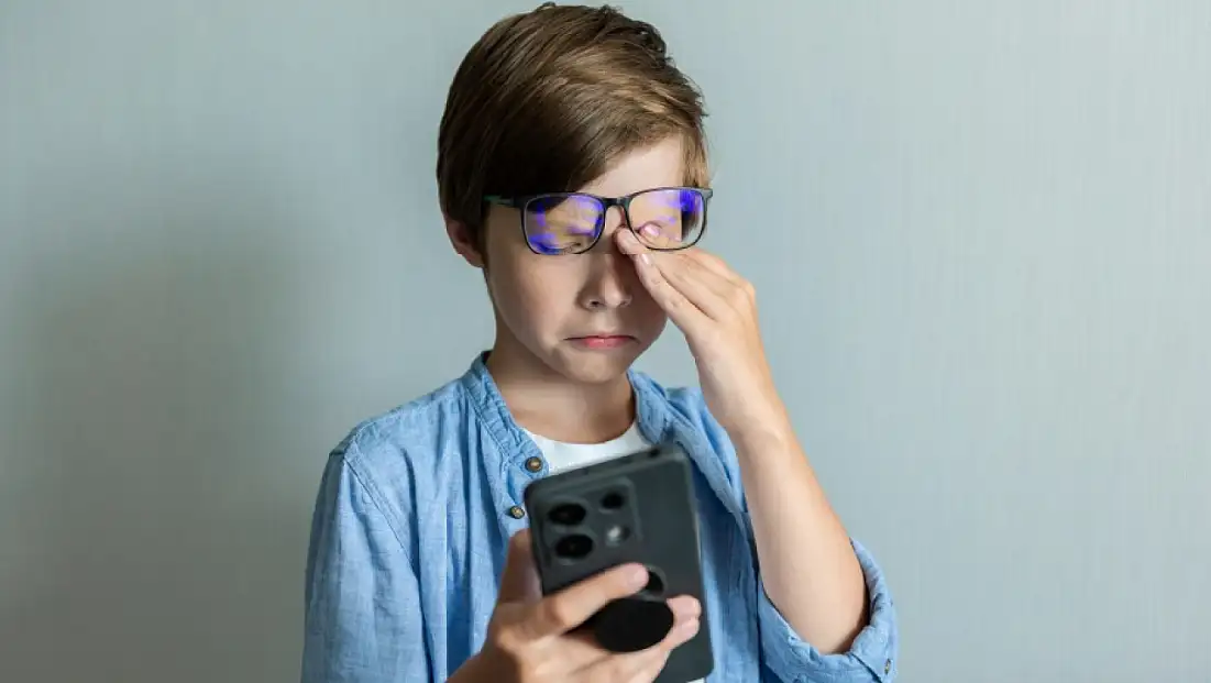 Ekran Yorgunu Çocuklar: Dijital Stresin Görünmez Bedeli