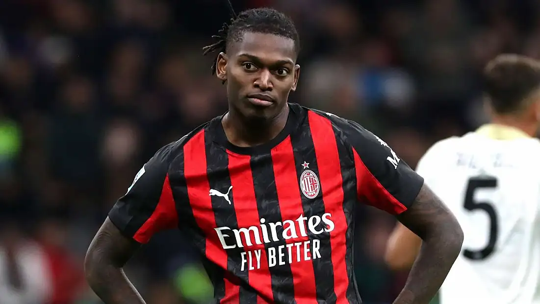 Galatasaray ve Fenerbahçe, Rafael Leao İçin Karşı Karşıya! Milan'ın Bonservis Talebi Ortaya Çıktı