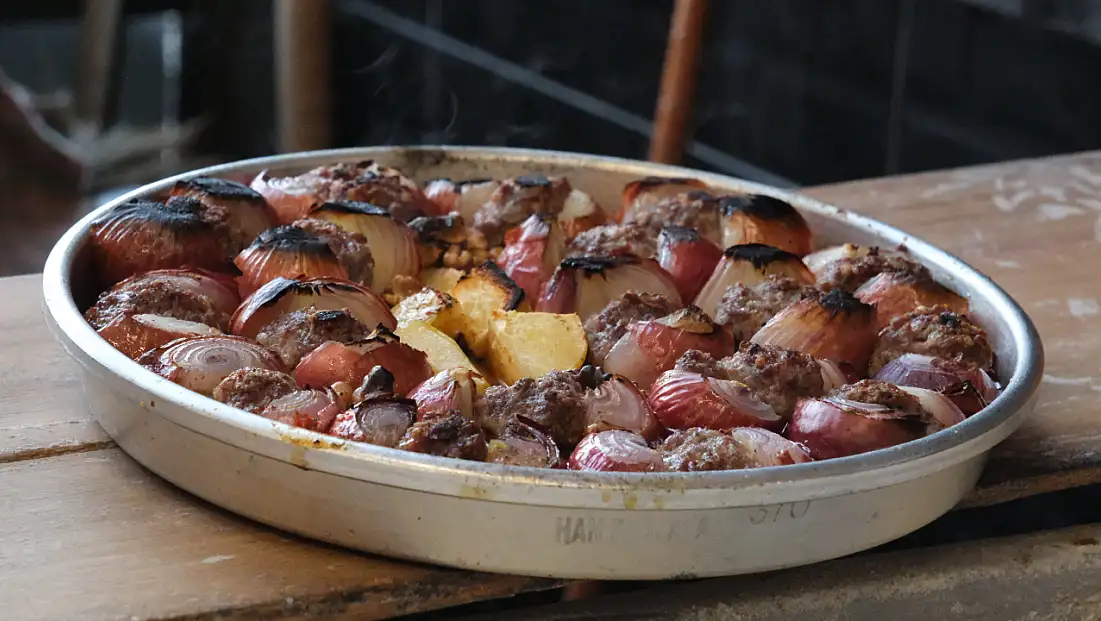 Gazianteplilerin Kış Gözdesi: Soğan Kebabı Doğal Antibiyotik Etkisiyle İlgi Görüyor