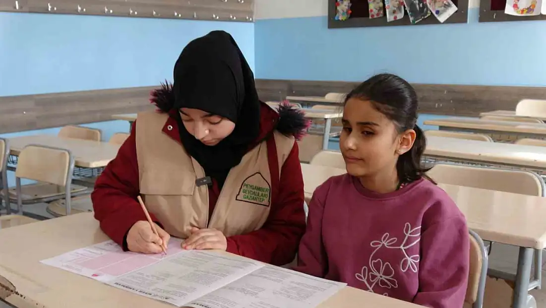 Görme engelli kardeşlerin Siyer Yarışması heyecanı