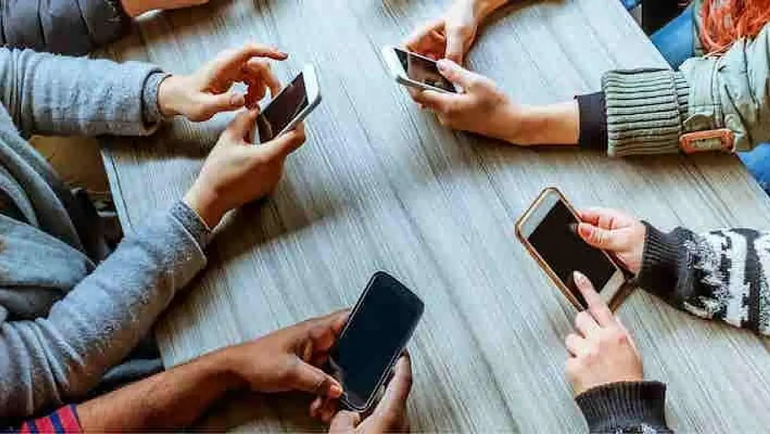 Instagram Genç Hesaplarda PG-13 Dönemi Başlıyor: Gençler Artık Zararlı Hesapları Takip Edemeyecek, Ebeveynler Kontrolü Ellerinde Tutacak