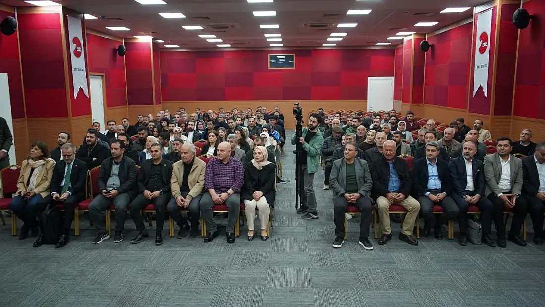 Komisyon Üyeleri Siirt’te: Barışın Dünü ve Bugünü Masaya Yatırıldı