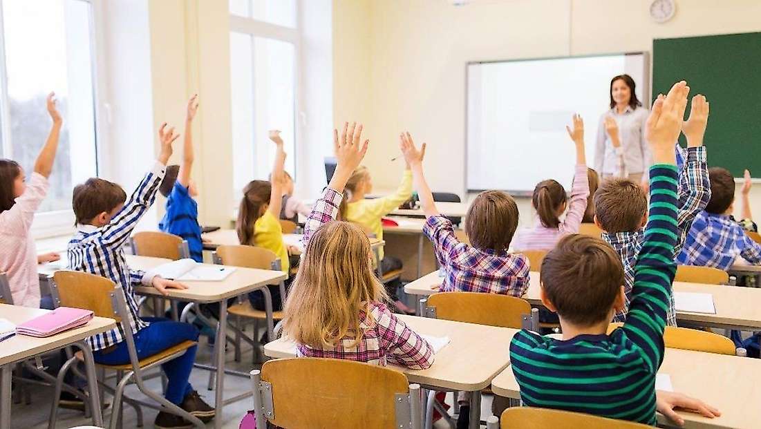 Okullarda yeni dönem başlıyor: MEB 81 ile genelge gönderdi -  Kayıt ücreti, telefon, veli görüşmeleri ve sınavlarla ilgili yeni dönem
