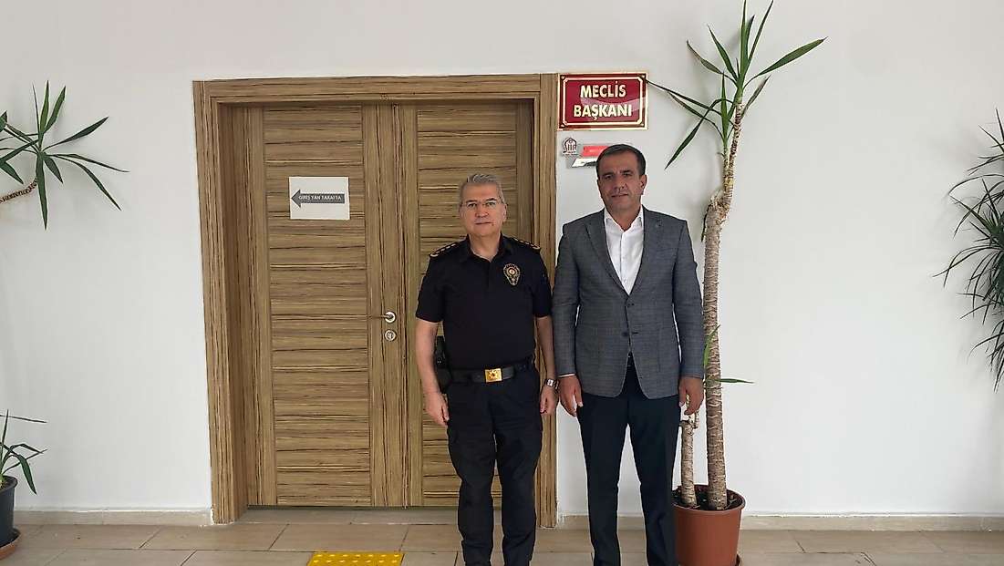 Siirt Emniyet Müdürü Mehmet Özdemir, Siirt İl Genel Meclis Başkanı Hasan Carlık’ı makamında ziyaret etti