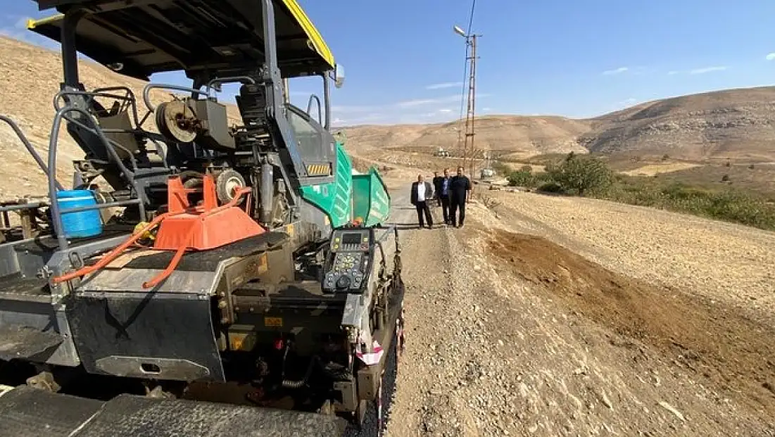 Siirt İl Özel İdaresi'nden Geniş Kapsamlı Asfalt Duyurusu: Tillo'da Başlayan Çalışmalar, İkizbağlar ve Akyayla Köylerini de İçerecek.