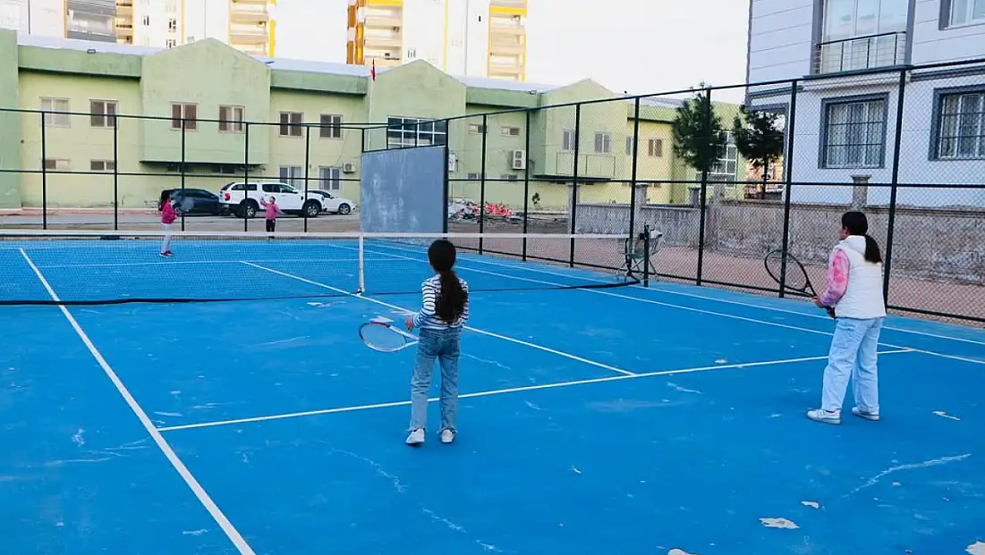 Siirt’in Kurtalan ilçesinde tarışmalara neden tenis kortu ihalesi iptal edildi