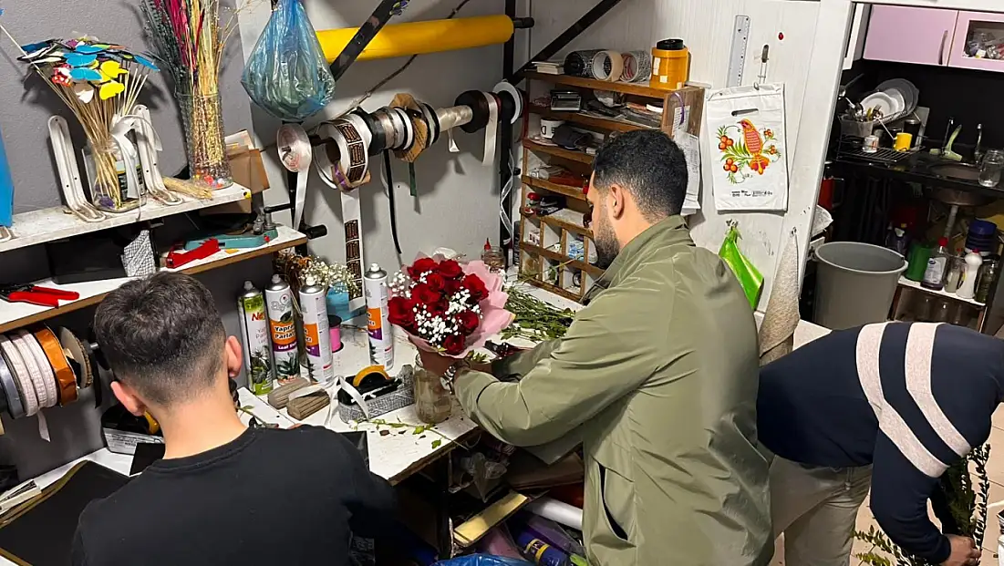 Siirt’te Çiçekçilerde 24 Kasım Yoğunluğu: Siparişlere Yetişemiyorlar