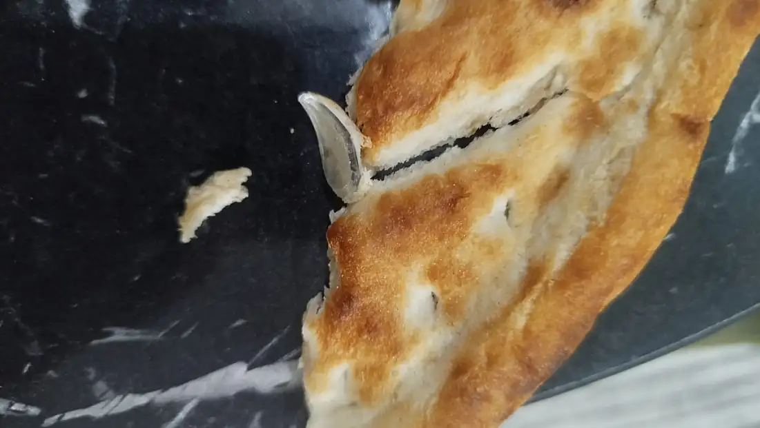 Siirt’te Ekmekten Cam Parçası Çıktı