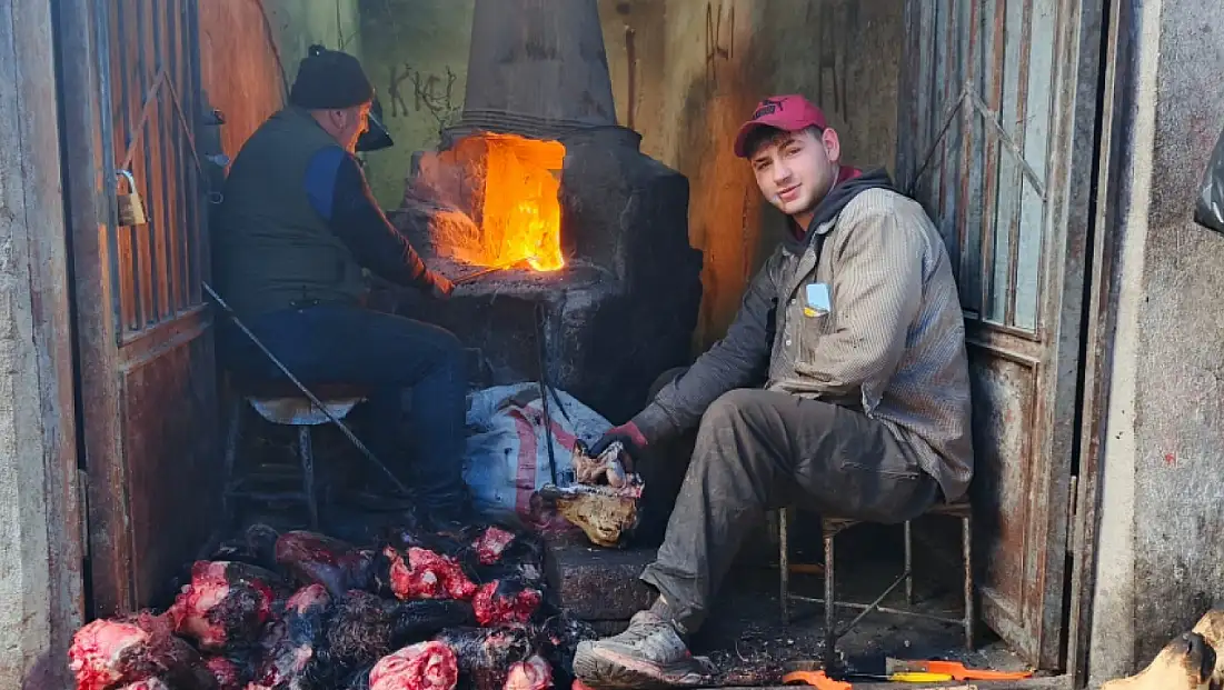 Siirt’te Kızgın Demirle Temizlenen Kelleler Sofralara Şifa Taşıyor