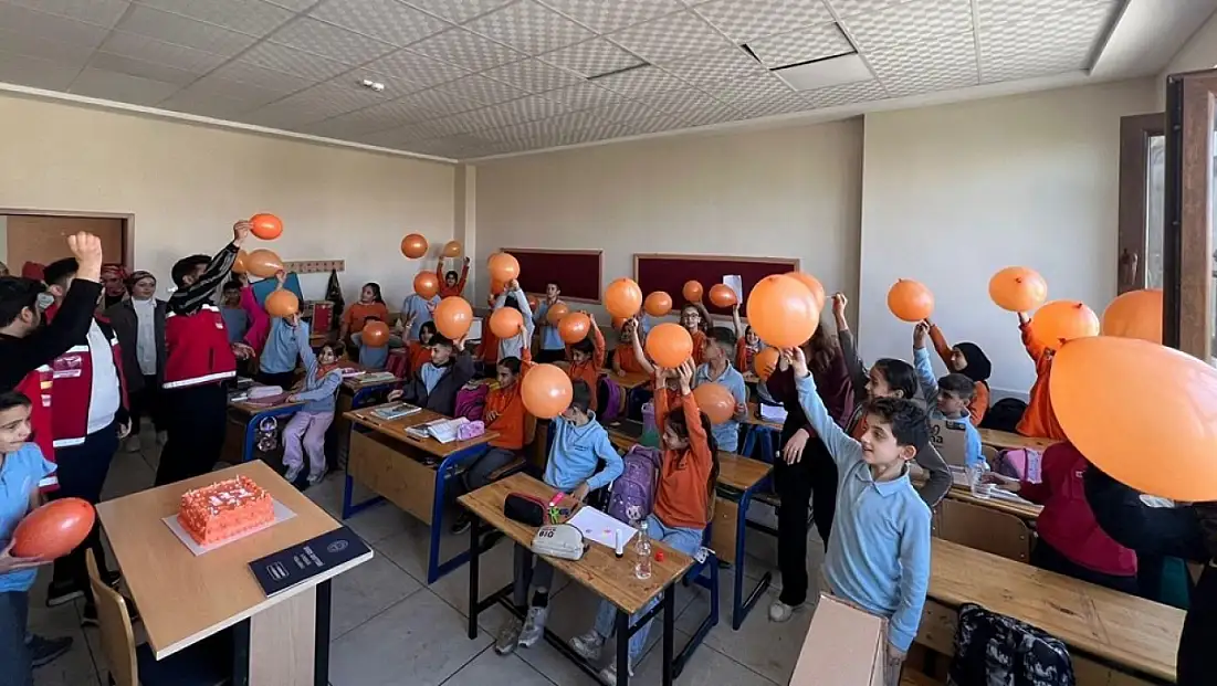 Siirt’te Lösemi Tedavisini Başarıyla Tamamlayan Berat Okuluna Kavuştu