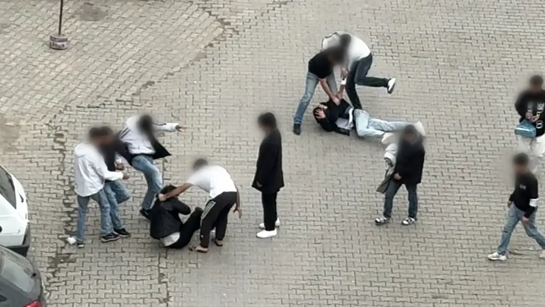 Siirt’te Sokak Ortasında Kavga: 3 Kişi Yaralandı