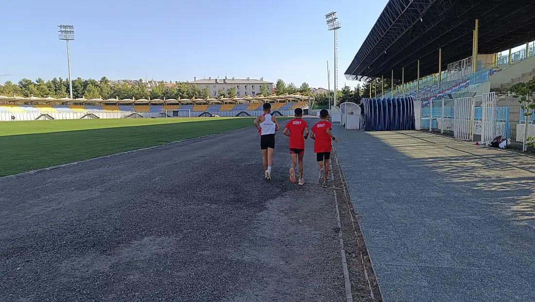 Siirt’te Sporcular Asfaltta Koşuyor: Yeni Stadyum Var, Tartan Pist Yok! Türkiye'nin Hiçbir Yerinde Böyle Bir Durum Yok