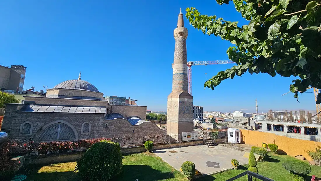 Siirt Ulu Cami'nin Kapalı Kalmasına Tepki: “Hiç Olmazsa Cuma Günleri Açılsın”