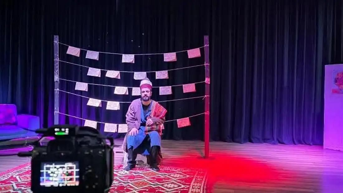 Siirtli Öğretmen Mersin’de ''En İyi Erkek Oyuncu'' Seçildi