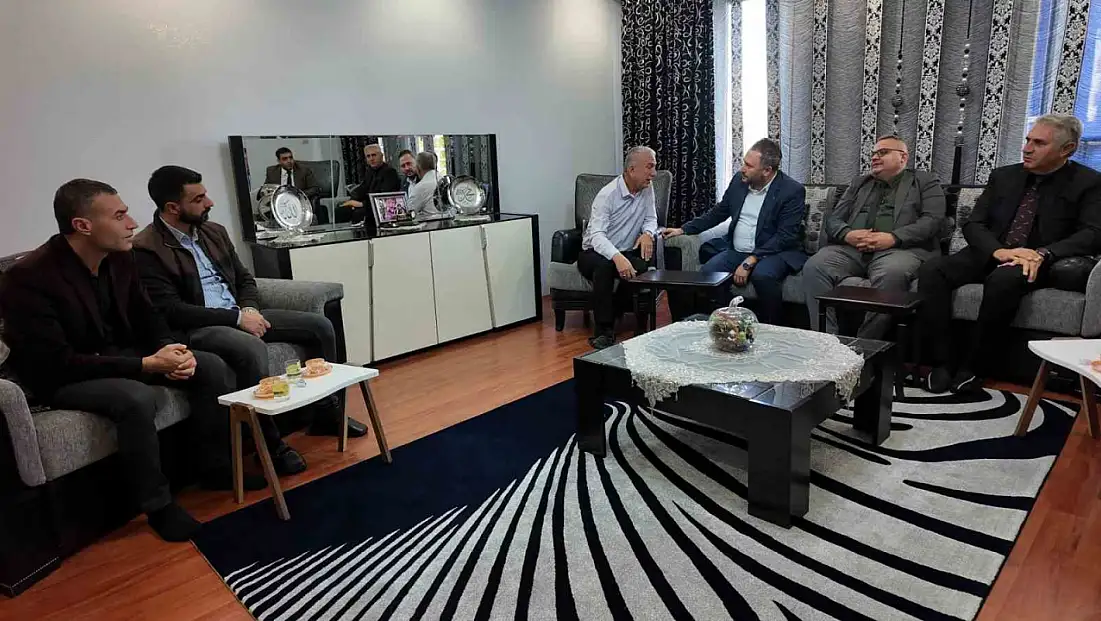 Siirt'te sosyal hizmetlerin ‘Turan Babası’ öğrencileri tarafından unutulmadı