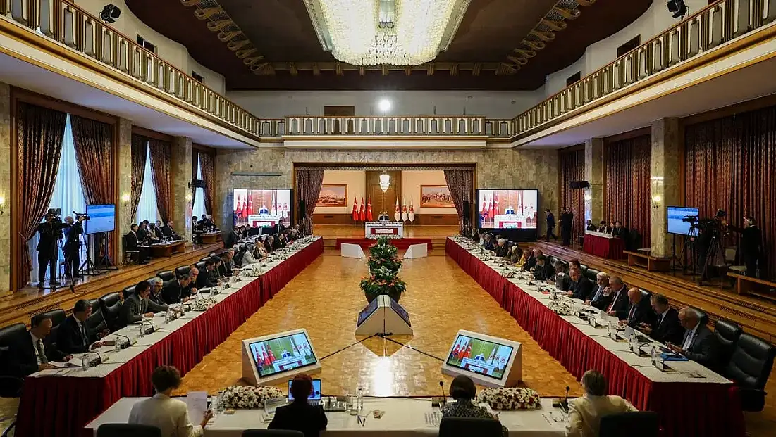 Süreç Komisyonu TBMM’de toplandı: Kurtulmuş 'son düzlük' dedi, CHP çözüm önerilerini açıkladı