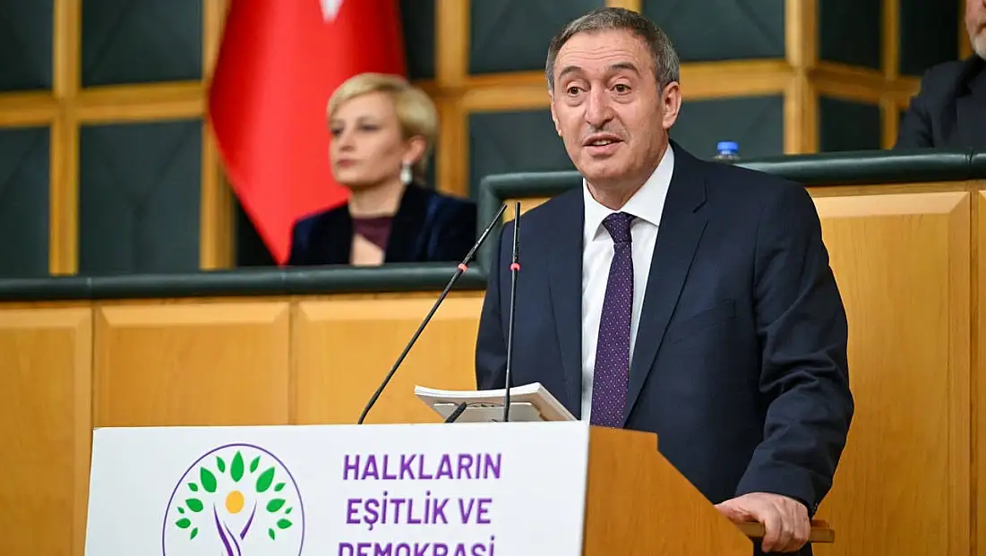 Tuncer Bakırhan’dan Özel’e sert yanıt: 'Cellat defterini açarsak borçlu çıkmayacak kimse kalmaz'