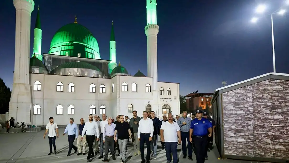 Vali Kızılkaya, Veysel Karani Beldesini Ziyaret Etti