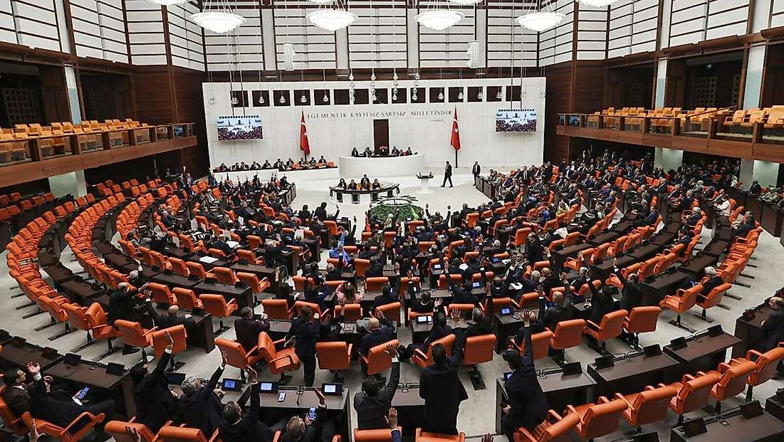 Yeni Yol Grubu için kritik iddia: İki milletvekili AK Parti ve DEM Parti’ye mi geçecek?