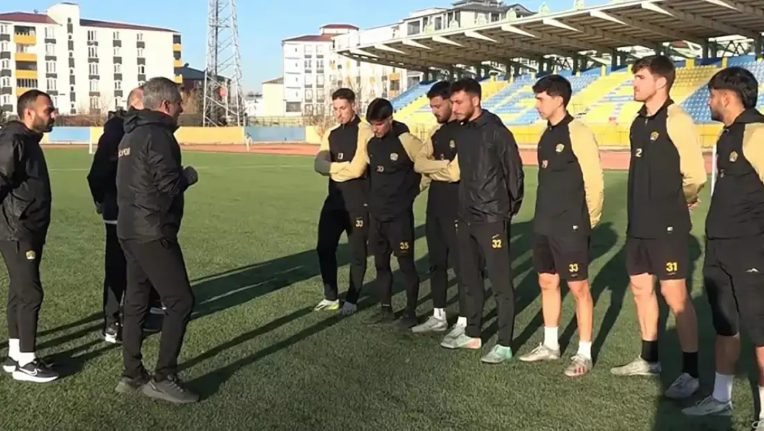 Zirve Yarışında Büyük Darbe: Ağrı 1970 Spor’da 17 Futbolcuya Ceza, Kadro 7 Kişiye Düştü