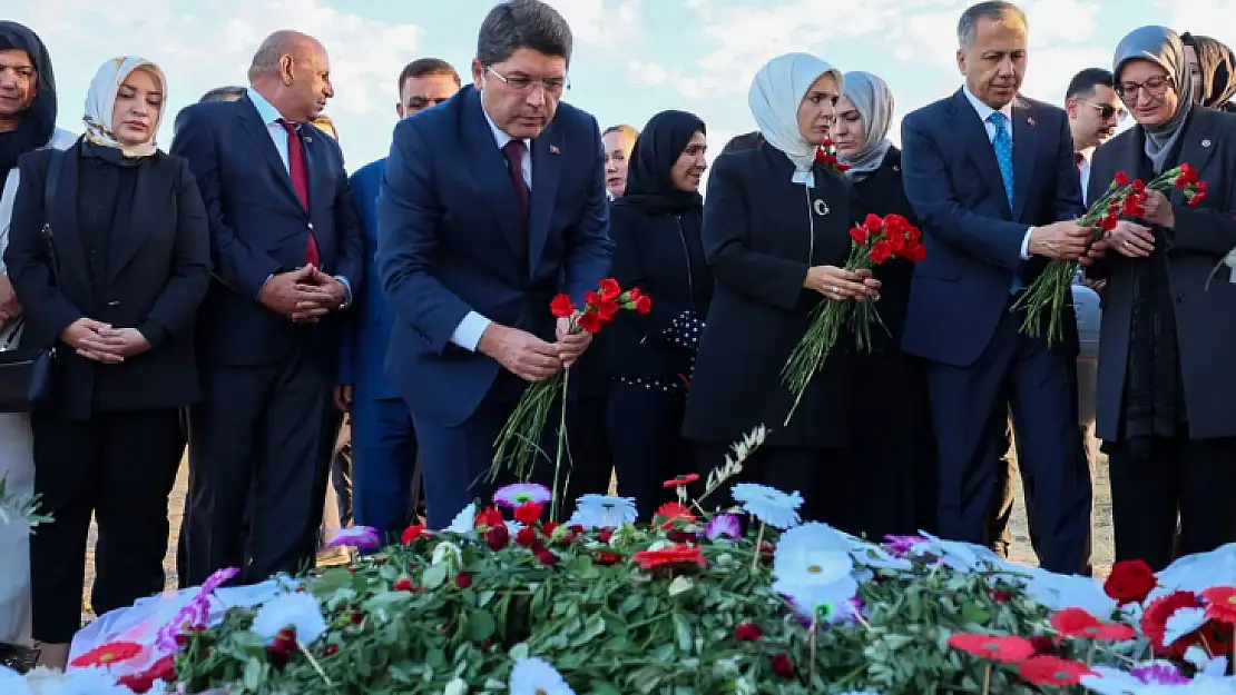 3 Bakan, Narin'in kabrini ziyaret etti: Narin'in hiçbir akrabası ile görüşmediler