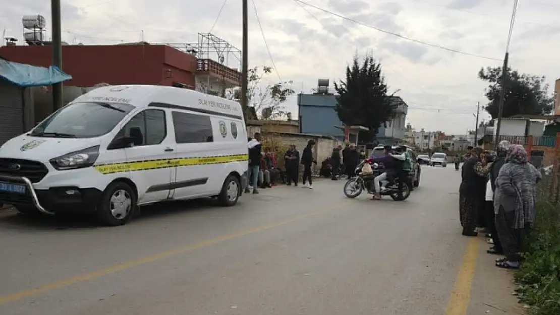 7 Aylık Hamile Karısını Satırla Öldürüp, Torununu Alıp Kaçtı!