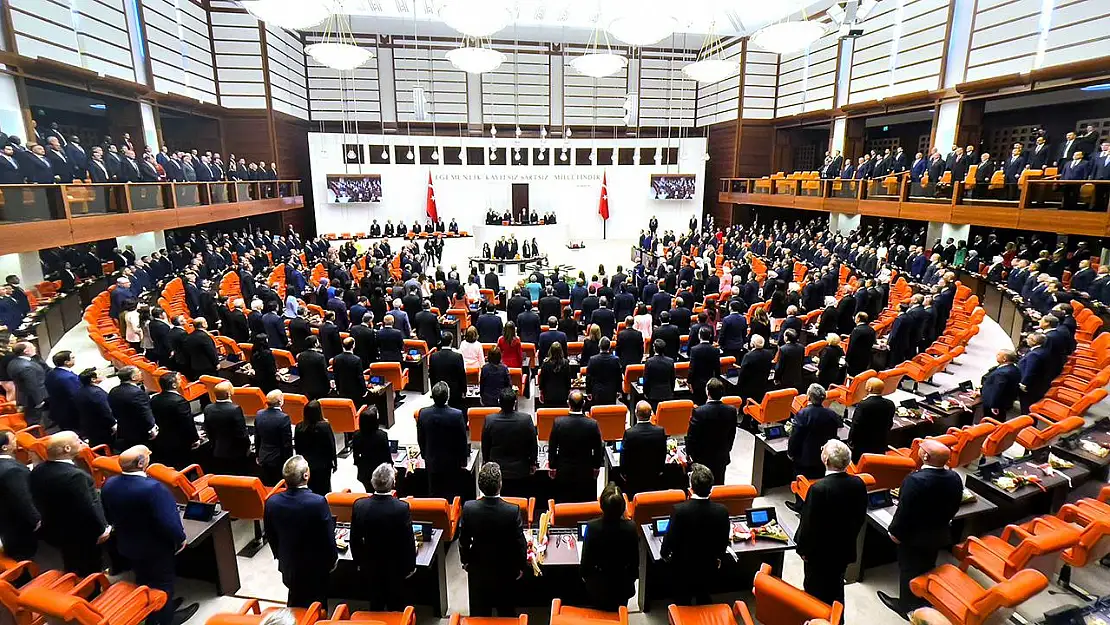 Ağustos'ta Çalışmalar Başlıyor: Siyasi Partileri Komisyona Hangi İsimler Temsil Edecek?