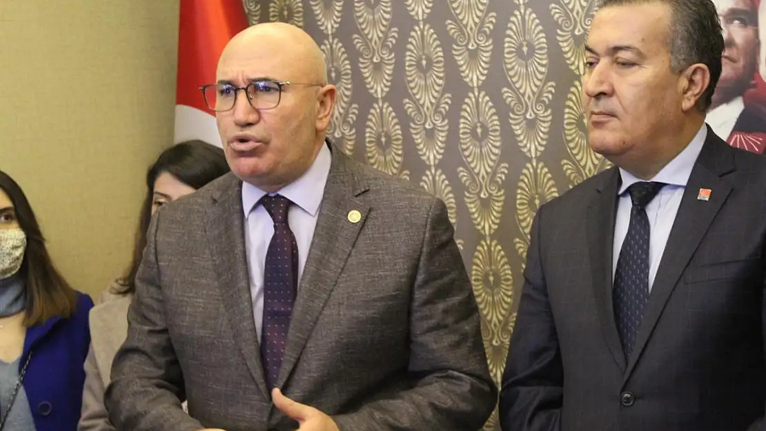 ARALARINDA NEVAF BİLEK'İN DE BULUNDUĞU CHP DOĞU MASASI HEYETİ BATMAN'DA