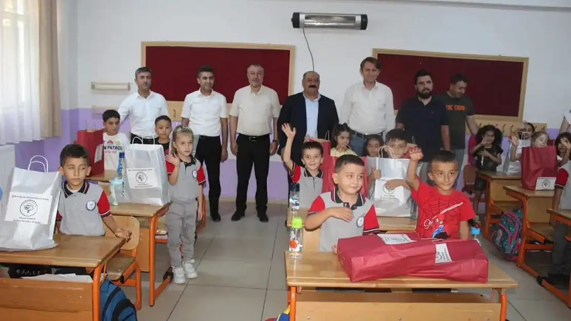 Baykan Belediyesi'nden öğrencilere kırtasiye desteği