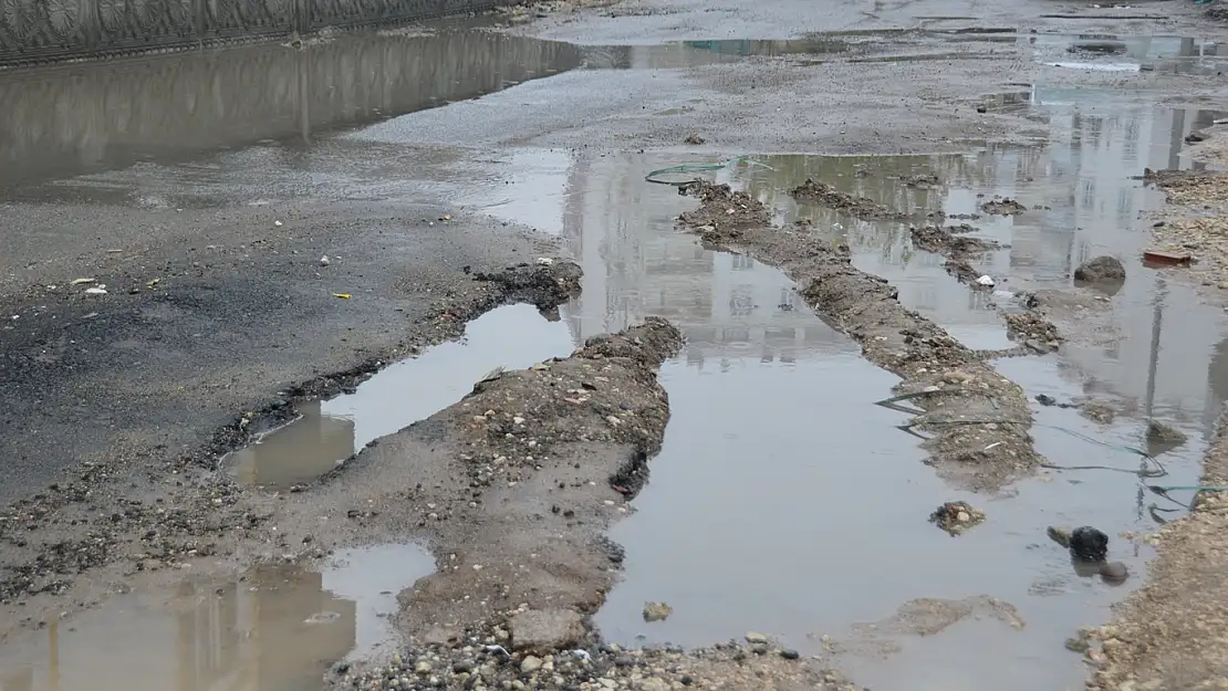 HÜDA PAR Siirt İl Başkanı Tekin'den Yol Sorununa Tepki