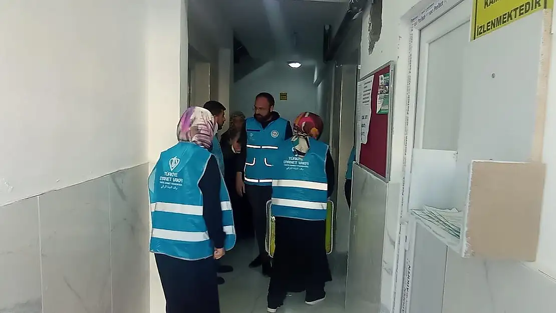 DİYANET VAKFI 185 AİLEYE KURBAN ETİ DAĞITTI