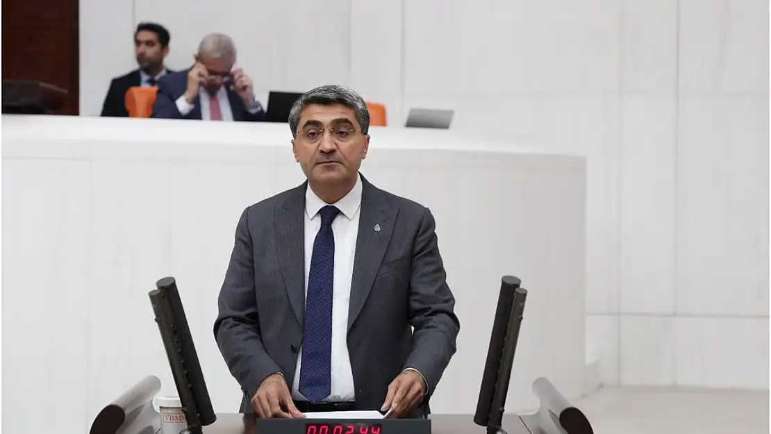 Ekmen: Devlet Eliyle Dindarlık Tutmaz Gençler Kurulan Düzene Bakıp Dinden Uzaklaşıyor