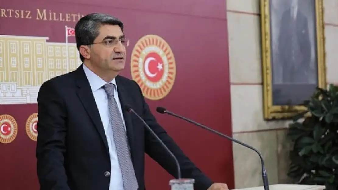 Ekmen: 'Mersin'de Yapımı Devam Eden Karayollarından Hiçbiri 2024'te Bitmeyecek' 