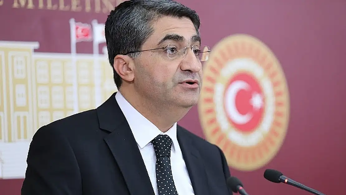 Ekmen: 'Mersin'in hakkını yiyemezsiniz'