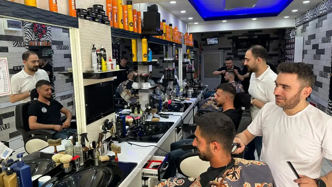 Erkek ve Bayan Kuaförler Pazar Günü Açık Olacak 