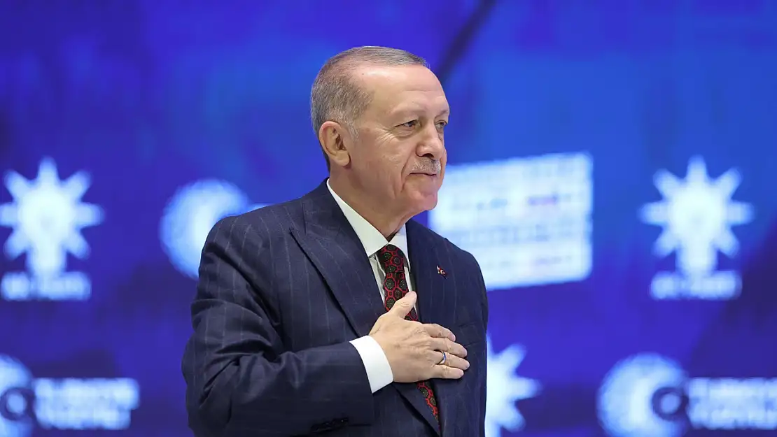 İki belediye başkanı daha AK Parti'ye katıldı: Rozetlerini Cumhurbaşkanı Erdoğan taktı