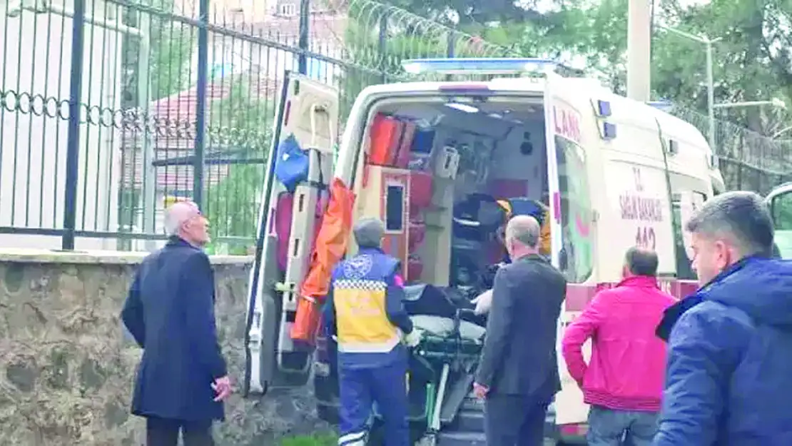 İki Çocuk Annesi Kadın, Evinde Bıçaklanarak Öldürüldü!