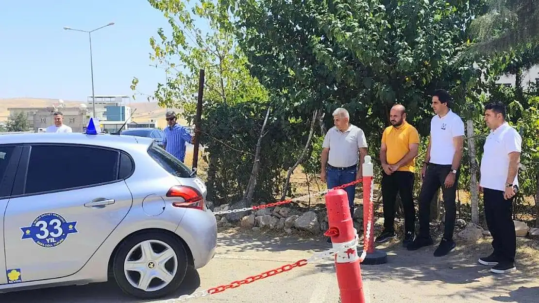 İl Milli Eğitim Müdürü İlhan Saz'dan Sürücü Kursu Sınavına Ziyaret