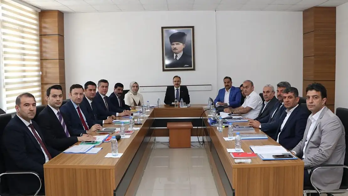İlçe Kaymakamlarının Katılımı İle Vali Kızılkaya Başkanlığında, İl Özel İdare Yatırımları Masaya Yatırıldı