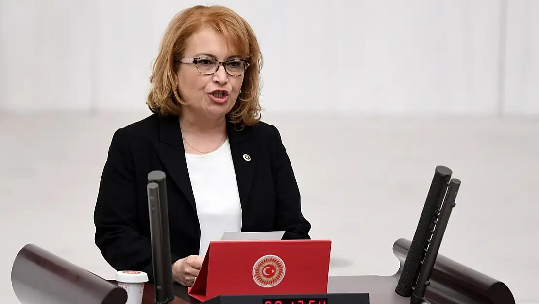 İYİ Parti'den İstifa Eden Milletvekili CHP'ye Katıldı