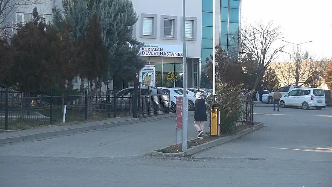 Kurtalan'da Bıçaklı Kavgada 20 Yaşındaki Genç Yaralandı