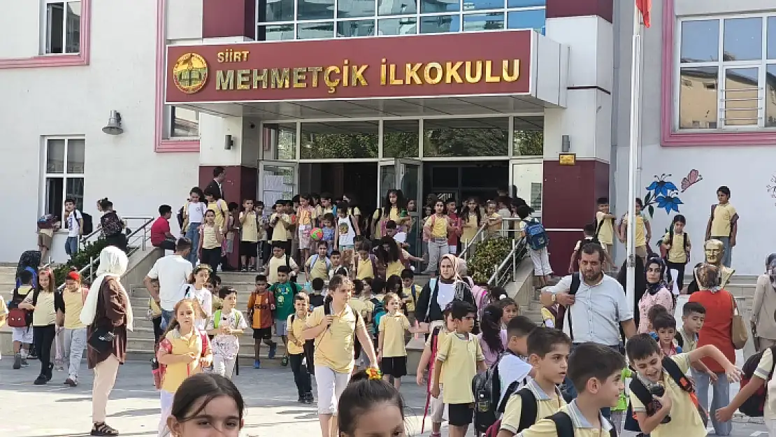 Mehmetçik İlkokulu'nda İki Öğünlü Eğitim Sistemi Velileri Zorluyor