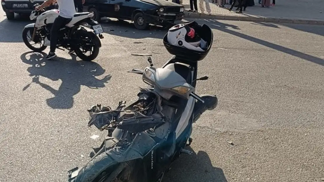 Otomobil ile çarpışan motosiklet sürücüsü yaralandı