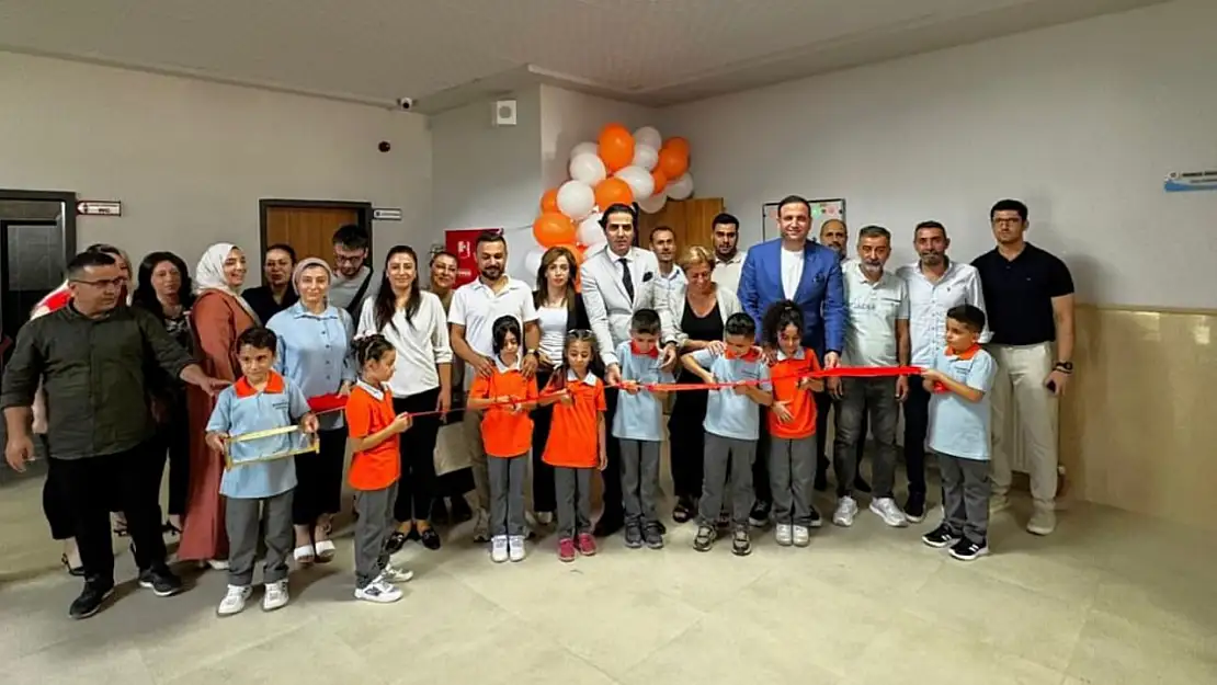 'Sende Bir Fidan Dik' Projesi Siirt'te Eğitime Nefes Aldırıyor
