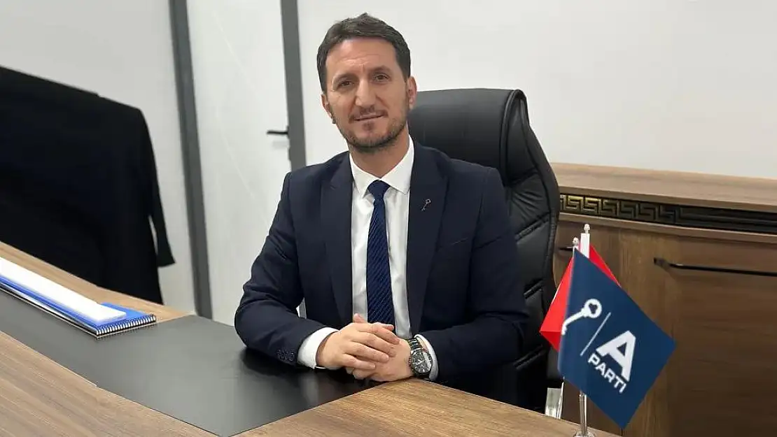 Siirt Anahtar Parti İl Başkanı Arslan: 'İstiklâl Marşı, Türkiye'nin Kurtuluş Reçetesidir!'