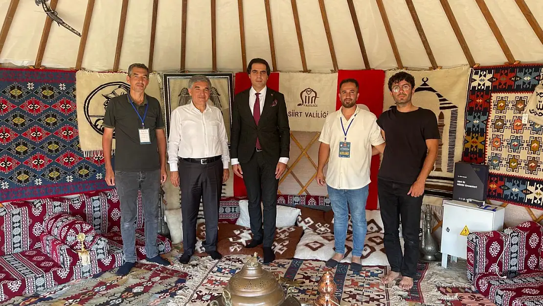 Siirt İl Milli Eğitim Müdürü İlhan Saz, Ahlat'taki Malazgirt Zaferi etkinliklerine katıldı
