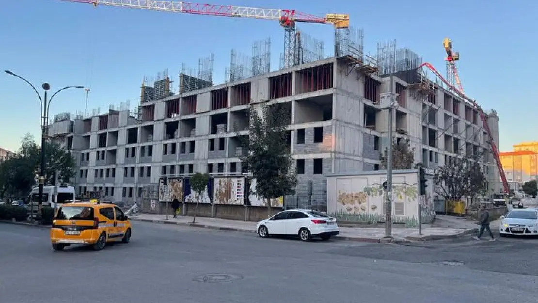 Siirt Kız Yurdu Kaba İnşaatı Bitmek Üzere