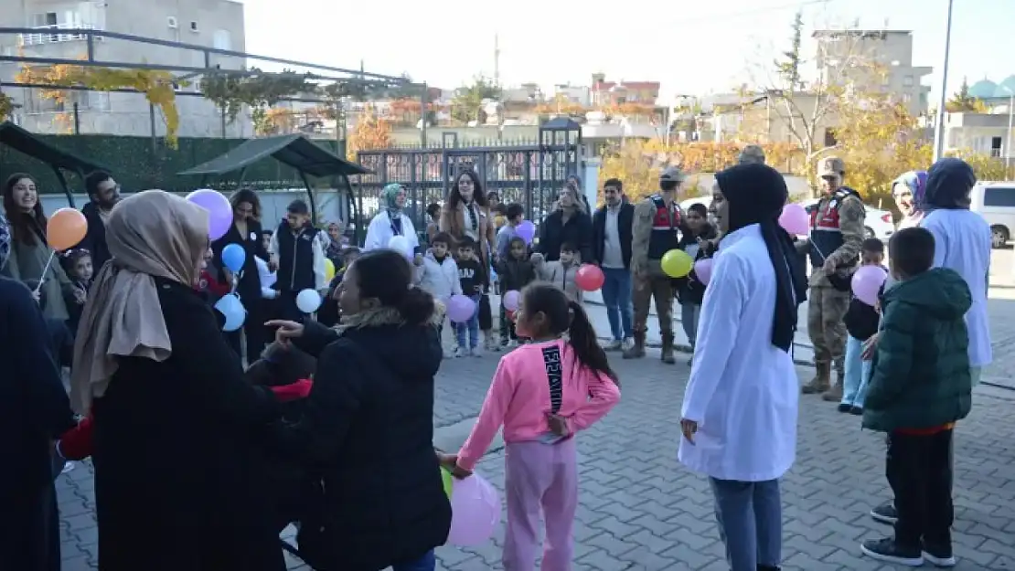 Siirt'te 3 Aralık'ta anlamlı mesaj: Rampalara park etmeyin, engelleri birlikte kaldıralım