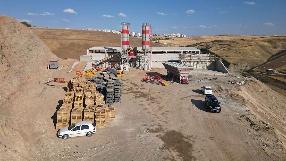 Siirt'te 6 Bin Metrekarelik Yeni Beton ve Parke Taşı Üretim Tesisi İçin Çalışmalar Başladı